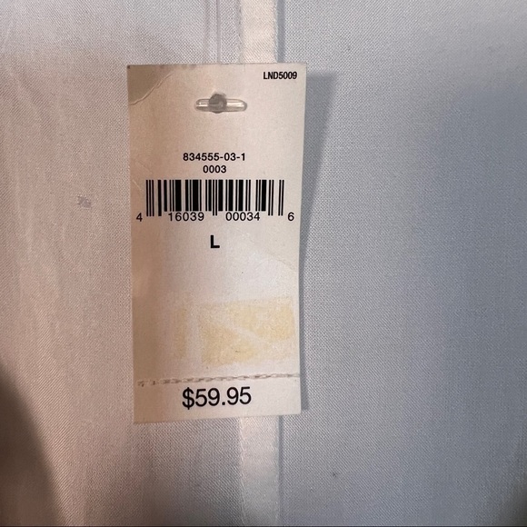 GAP Ruffle Top. 100% Viscose. Size Large. Sleeveless. Small ink spot - Picture 5 of 6